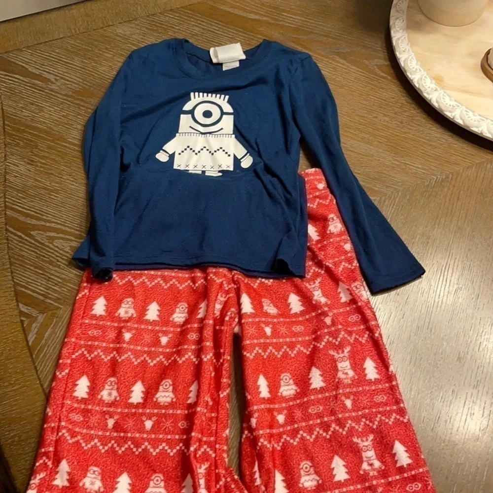 EUC Minion Holiday Pajama Set